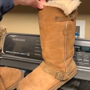 UGGS